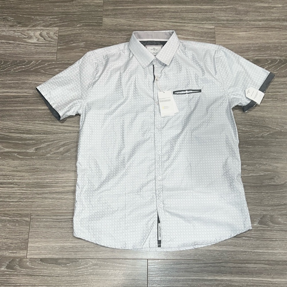 Craft and Flow SS button down shirt. Size XL. NWT